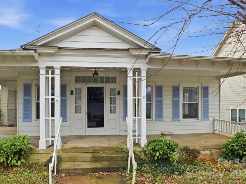 1011 Ashe Avenue, Lenoir, NC 28645.  MLS# CAR4326703, YatesRealty ID 3471. 