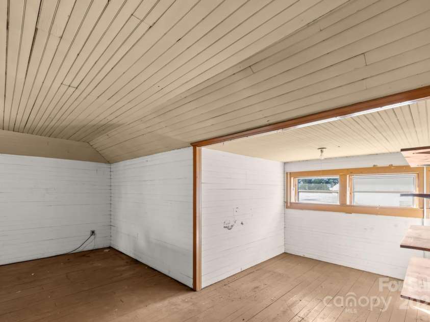 1011 Ashe Avenue, Lenoir, NC 28645.  MLS# CAR4326703, YatesRealty ID 3471. 