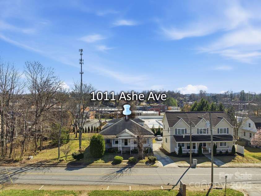 1011 Ashe Avenue, Lenoir, NC 28645.  MLS# CAR4326703, YatesRealty ID 3471. 