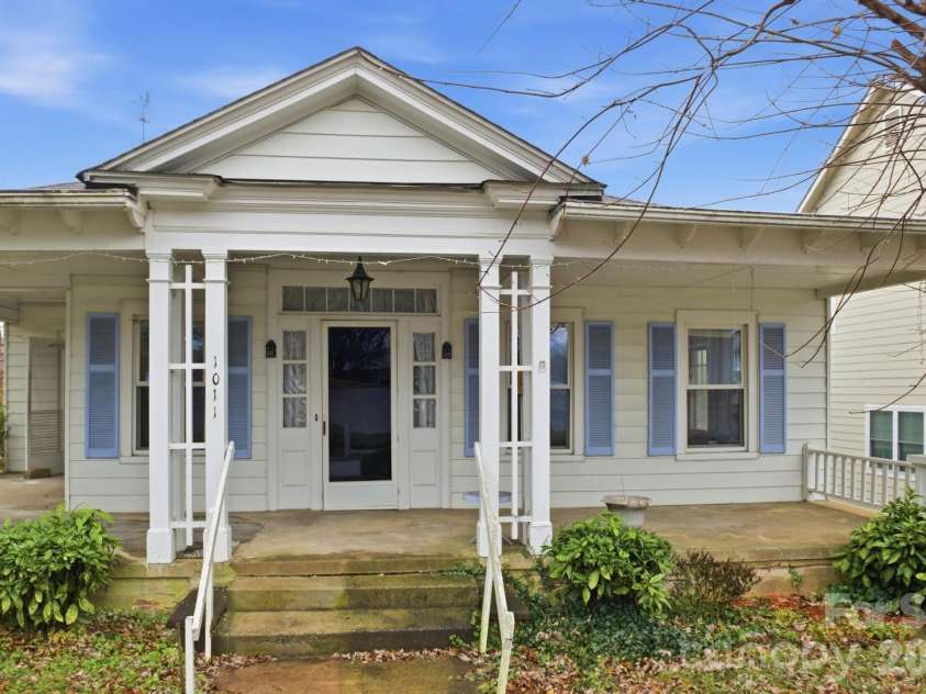 1011 Ashe Avenue, Lenoir, NC 28645.  MLS# CAR4425210, YatesRealty ID 3471. 