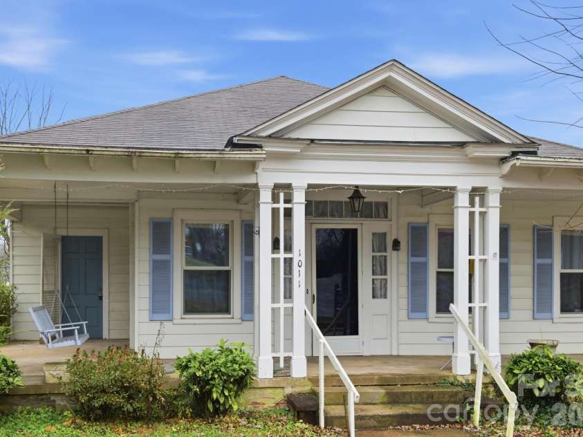 1011 Ashe Avenue, Lenoir, NC 28645.  MLS# CAR4425210, YatesRealty ID 3471. 