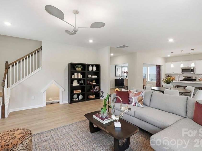 1404 Bansal Drive, Charlotte, NC 28215.  MLS# CAR4400083, YatesRealty ID 34710. 