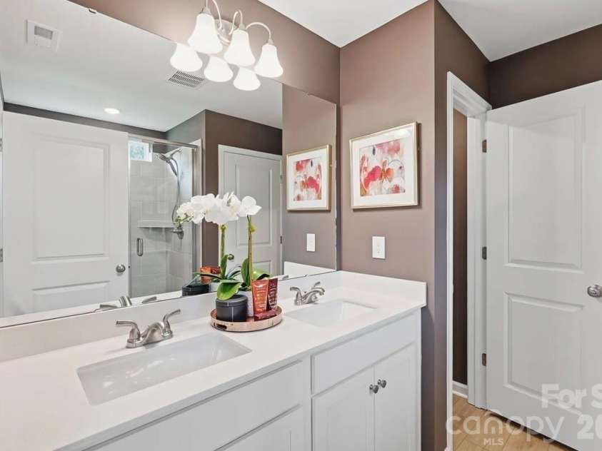 1404 Bansal Drive, Charlotte, NC 28215.  MLS# CAR4400083, YatesRealty ID 34710. 