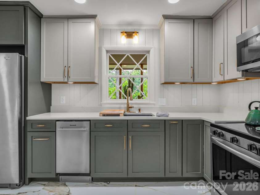 201 Lincoln Road, Forest City, NC 28043.  MLS# CAR4398972, YatesRealty ID 34711. 