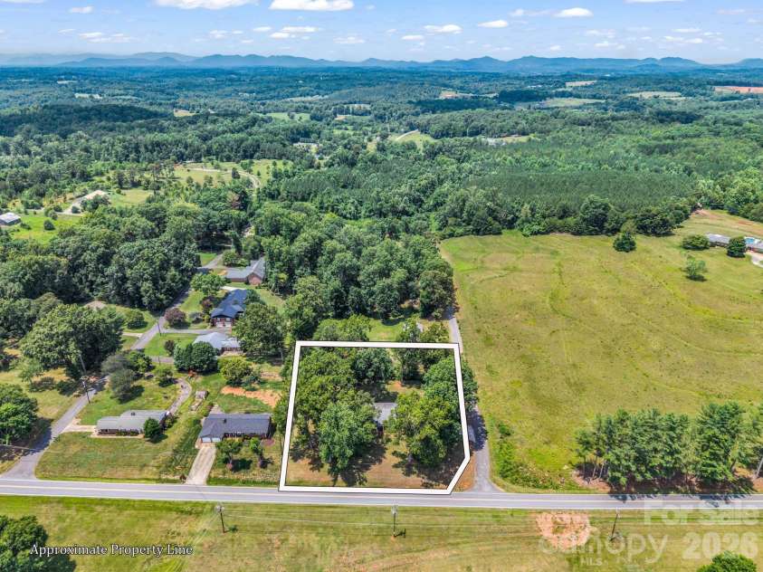 201 Lincoln Road, Forest City, NC 28043.  MLS# CAR4398972, YatesRealty ID 34711. 