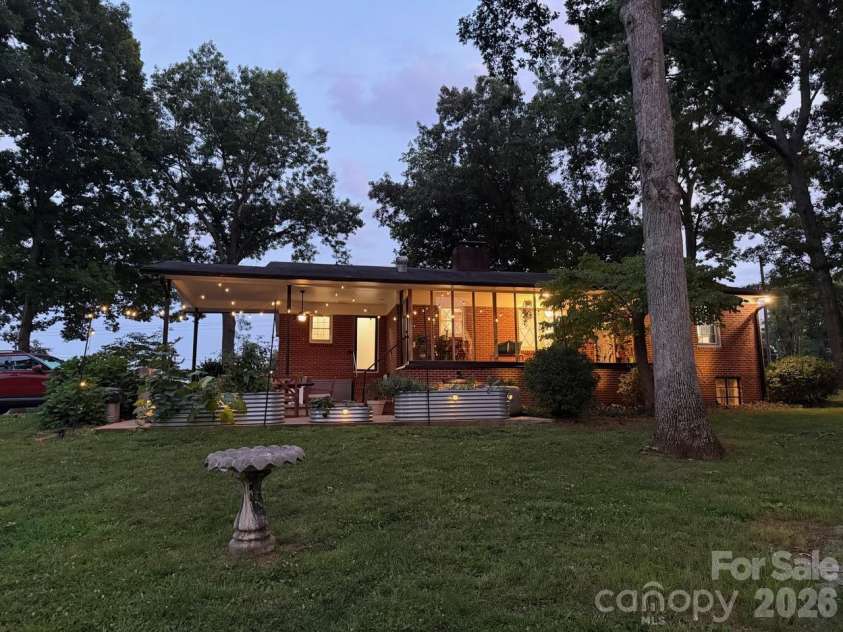 201 Lincoln Road, Forest City, NC 28043.  MLS# CAR4398972, YatesRealty ID 34711. 