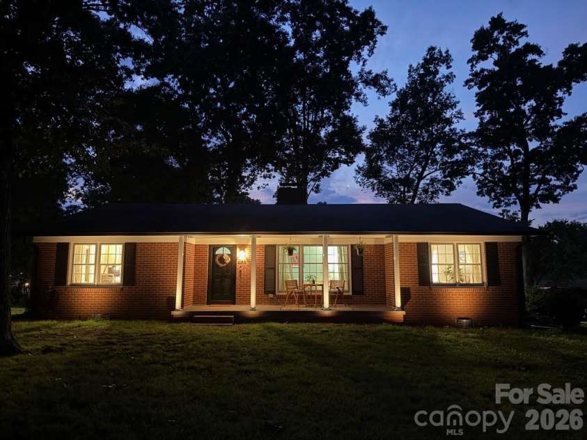 201 Lincoln Road, Forest City, NC 28043.  MLS# CAR4398972, YatesRealty ID 34711. 