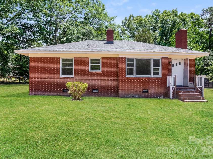 113 Griggs Street, Pageland, SC 29728.  MLS# CAR4400185, YatesRealty ID 34712. 