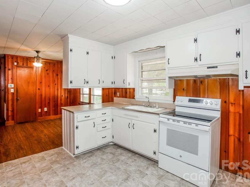 113 Griggs Street, Pageland, SC 29728.  MLS# CAR4400185, YatesRealty ID 34712. 