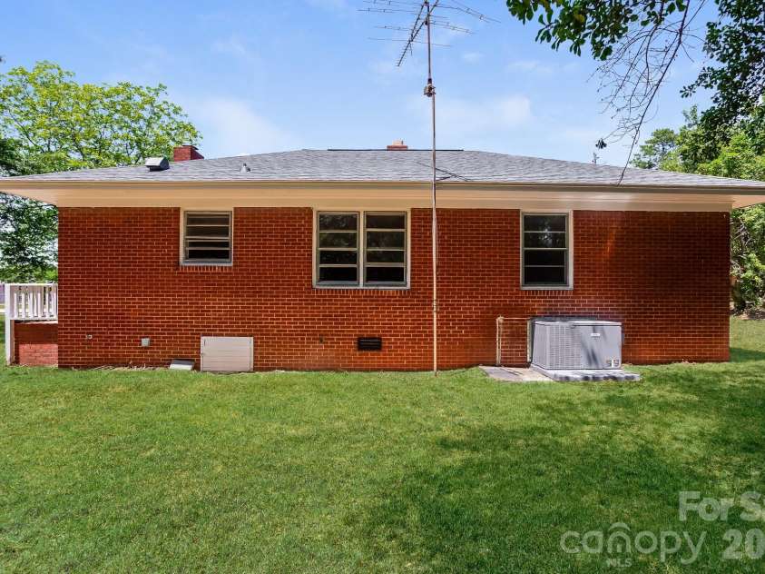 113 Griggs Street, Pageland, SC 29728.  MLS# CAR4400185, YatesRealty ID 34712. 