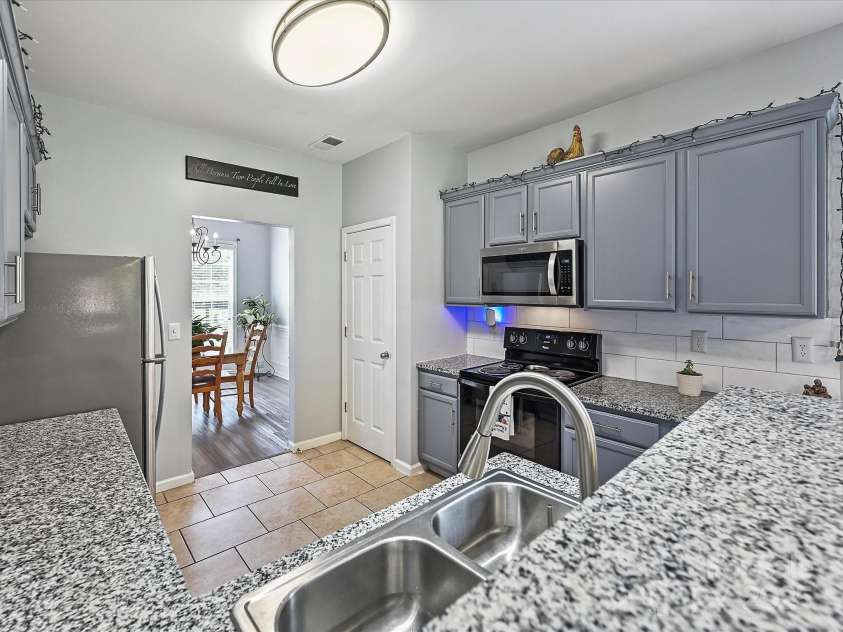 14308 Asheton Creek Drive, Charlotte, NC 28273.  MLS# CAR4294450, YatesRealty ID 34713. Kitchen