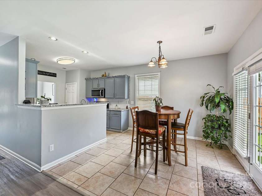 14308 Asheton Creek Drive, Charlotte, NC 28273.  MLS# CAR4294450, YatesRealty ID 34713. Kitchen/Breakfast Area