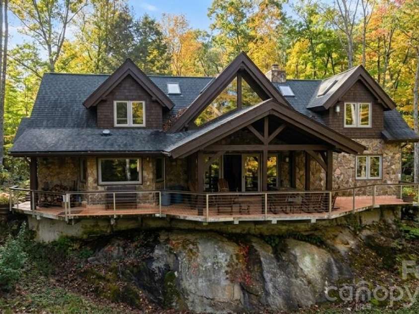 165 Winding Trail, Burnsville, NC 28714.  MLS# CAR4400173, YatesRealty ID 34713. 