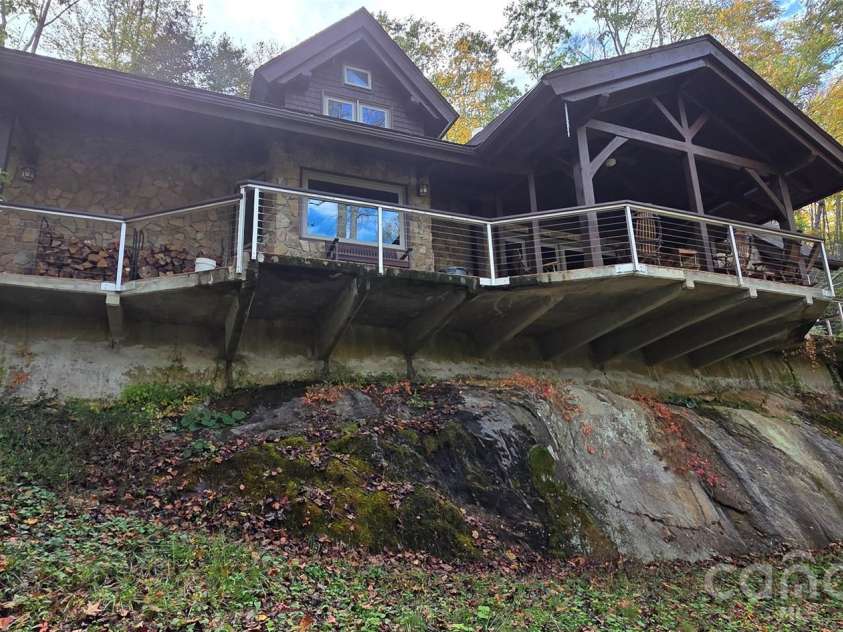165 Winding Trail, Burnsville, NC 28714.  MLS# CAR4400173, YatesRealty ID 34713. 