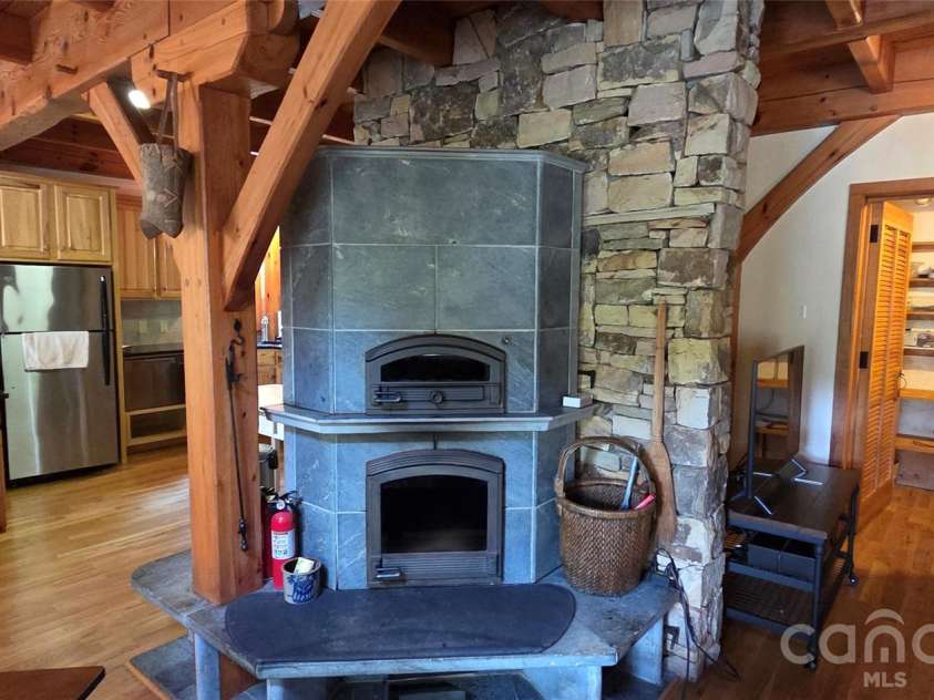165 Winding Trail, Burnsville, NC 28714.  MLS# CAR4400173, YatesRealty ID 34713. 