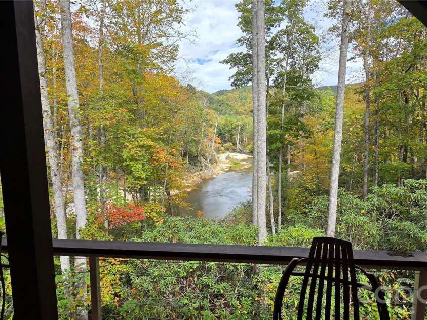 165 Winding Trail, Burnsville, NC 28714.  MLS# CAR4400173, YatesRealty ID 34713. 