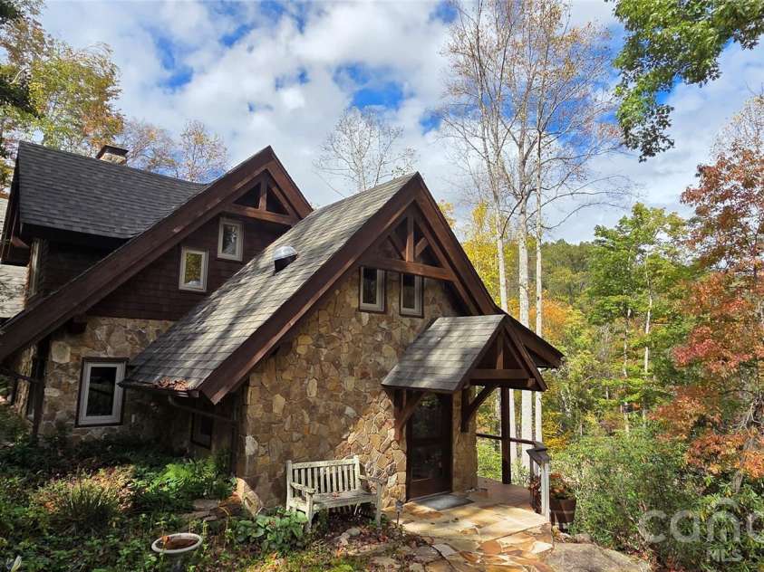 165 Winding Trail, Burnsville, NC 28714.  MLS# CAR4400173, YatesRealty ID 34713. 
