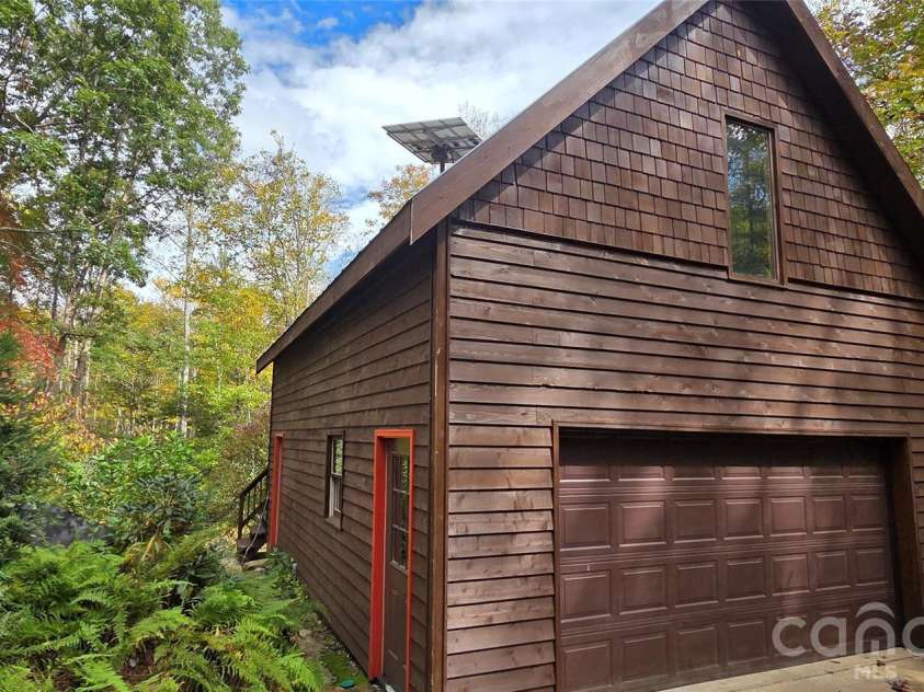 165 Winding Trail, Burnsville, NC 28714.  MLS# CAR4400173, YatesRealty ID 34713. 