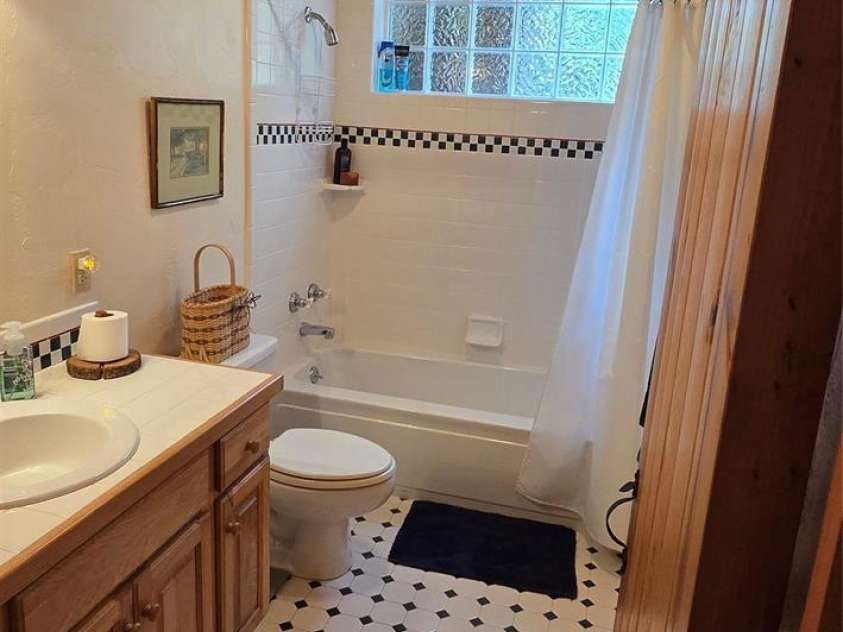 165 Winding Trail, Burnsville, NC 28714.  MLS# CAR4400173, YatesRealty ID 34713. 
