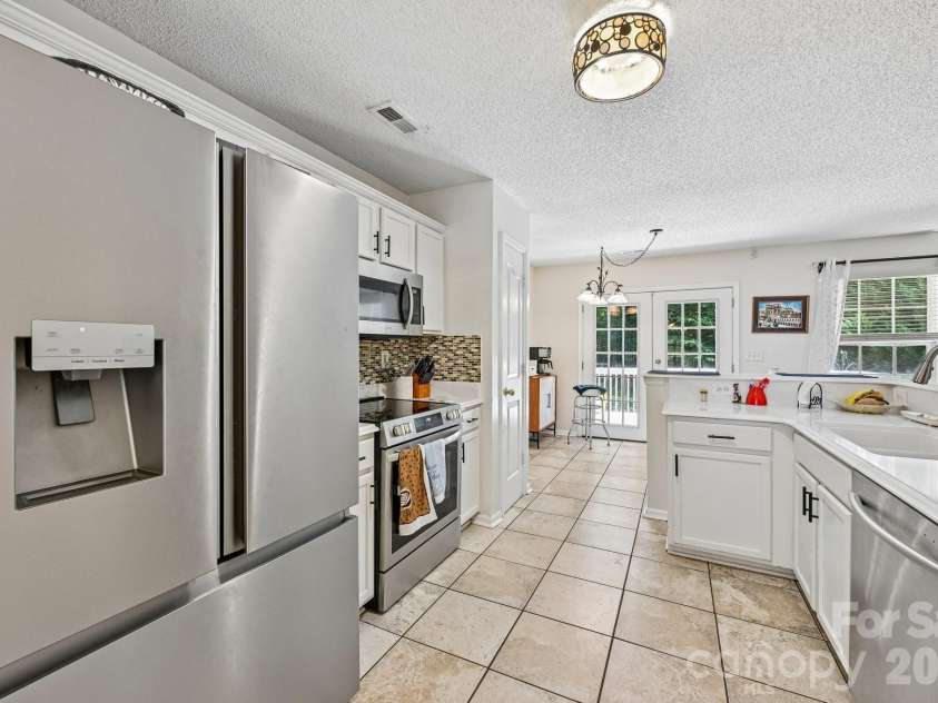 9338 Golden Pond Drive, Charlotte, NC 28269.  MLS# CAR4392080, YatesRealty ID 34714. 