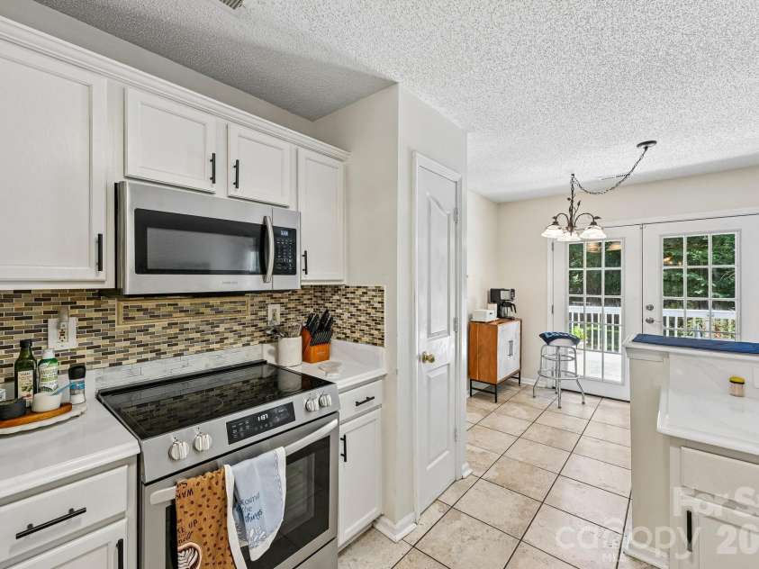 9338 Golden Pond Drive, Charlotte, NC 28269.  MLS# CAR4392080, YatesRealty ID 34714. 