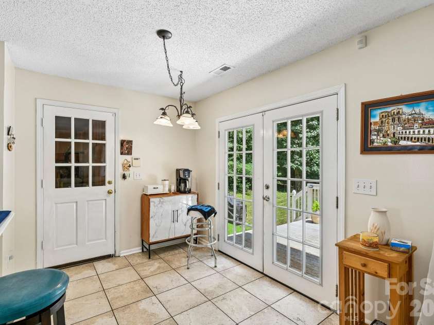 9338 Golden Pond Drive, Charlotte, NC 28269.  MLS# CAR4392080, YatesRealty ID 34714. 