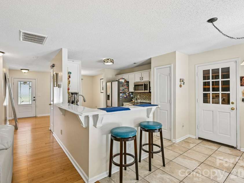9338 Golden Pond Drive, Charlotte, NC 28269.  MLS# CAR4392080, YatesRealty ID 34714. 