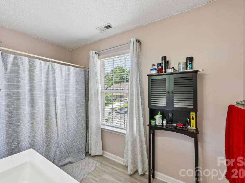 9338 Golden Pond Drive, Charlotte, NC 28269.  MLS# CAR4392080, YatesRealty ID 34714. 