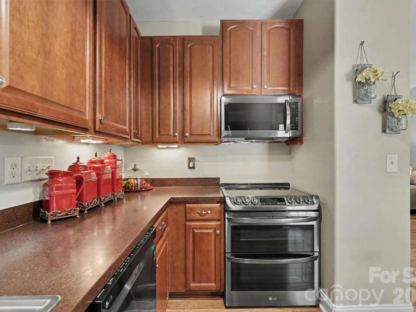 9640 Storybook Avenue, Concord, NC 28027.  MLS# CAR4396872, YatesRealty ID 34715. Kitchen