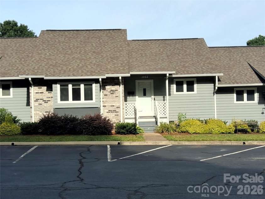 1903 Wellington Hills Circle, Salisbury, NC 28147.  MLS# CAR4385640, YatesRealty ID 34716. Conveniently located!