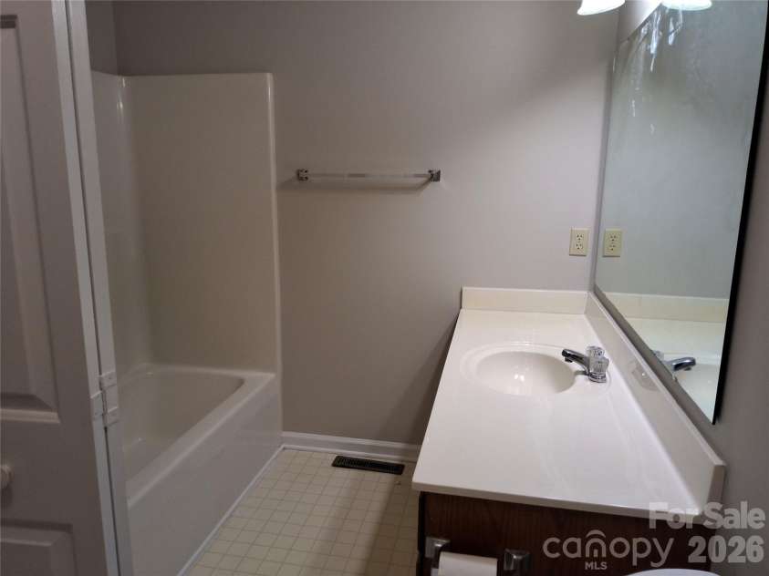 1903 Wellington Hills Circle, Salisbury, NC 28147.  MLS# CAR4385640, YatesRealty ID 34716. Primary bath - full view