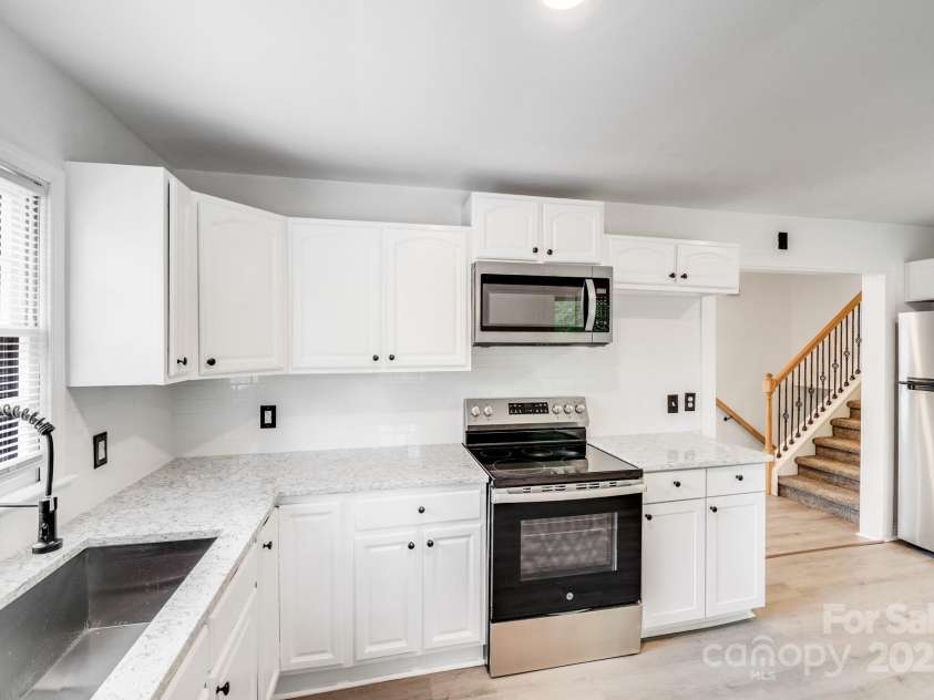 3619 Bankston Place, Charlotte, NC 28215.  MLS# CAR4249558, YatesRealty ID 34716. 