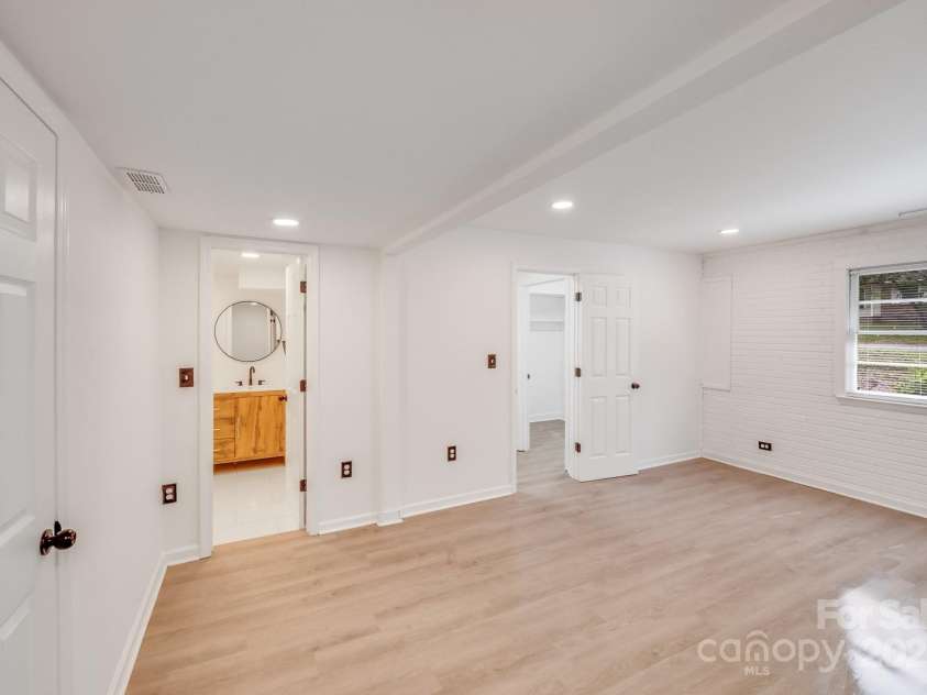 3619 Bankston Place, Charlotte, NC 28215.  MLS# CAR4249558, YatesRealty ID 34716. 