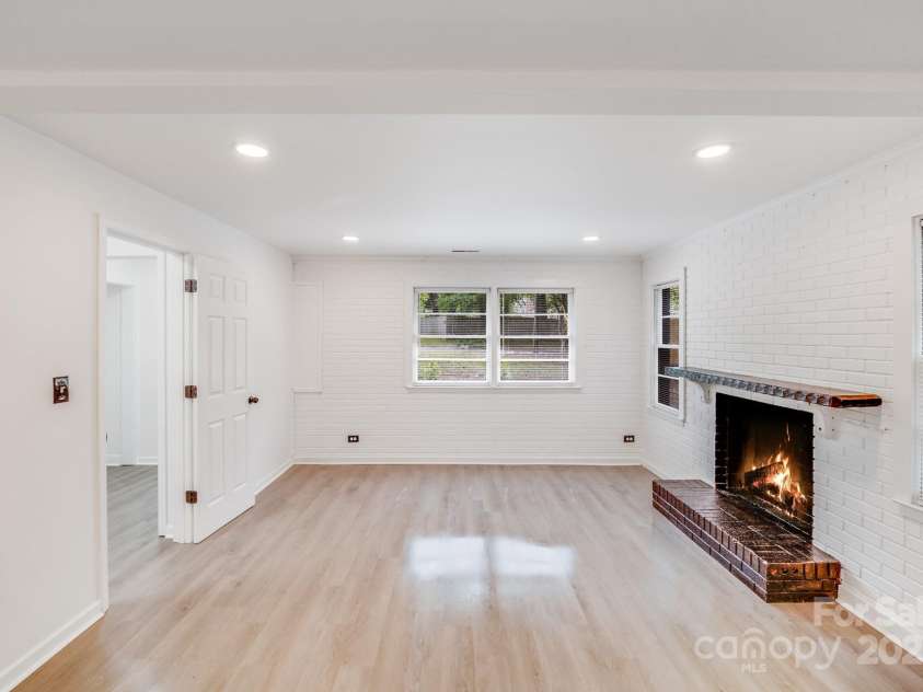 3619 Bankston Place, Charlotte, NC 28215.  MLS# CAR4249558, YatesRealty ID 34716. 