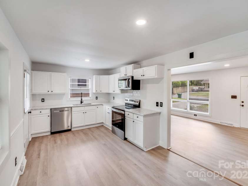 3619 Bankston Place, Charlotte, NC 28215.  MLS# CAR4249558, YatesRealty ID 34716. 