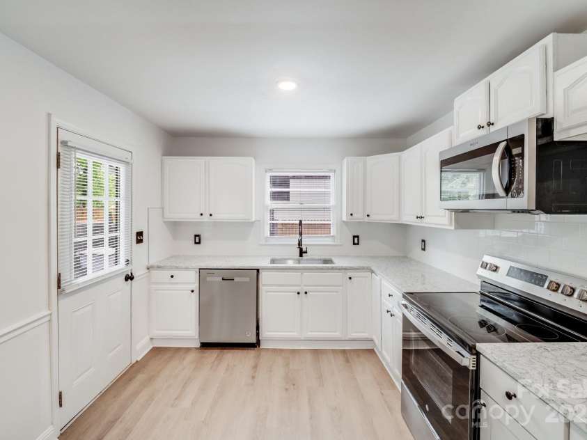 3619 Bankston Place, Charlotte, NC 28215.  MLS# CAR4249558, YatesRealty ID 34716. 