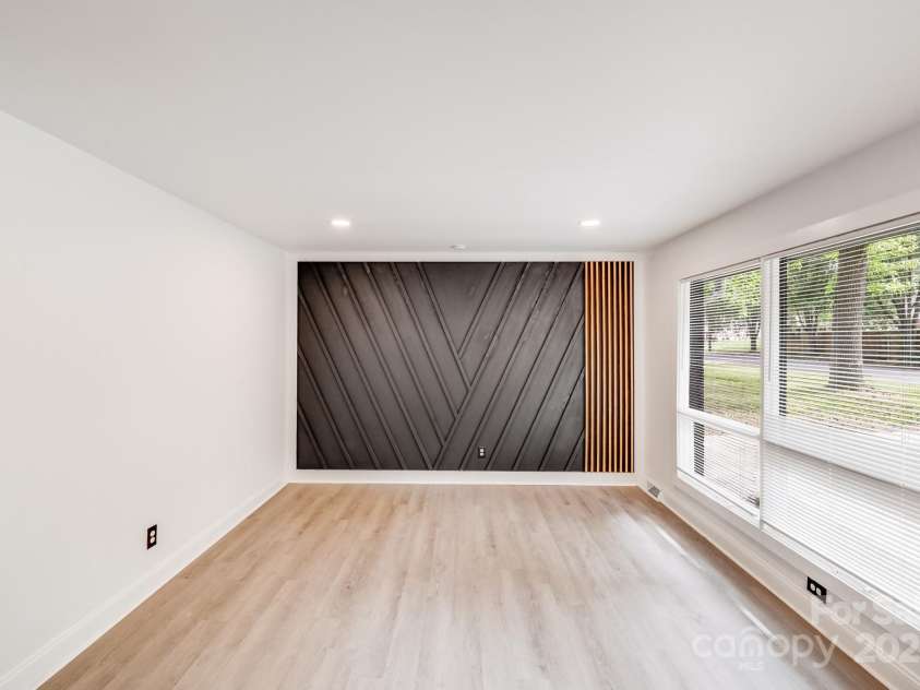 3619 Bankston Place, Charlotte, NC 28215.  MLS# CAR4249558, YatesRealty ID 34716. 