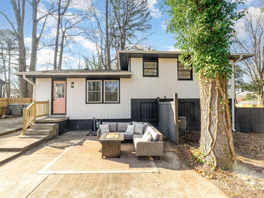 3619 Bankston Place, Charlotte, NC 28215.  MLS# CAR4249558, YatesRealty ID 34716. Virtually Staged