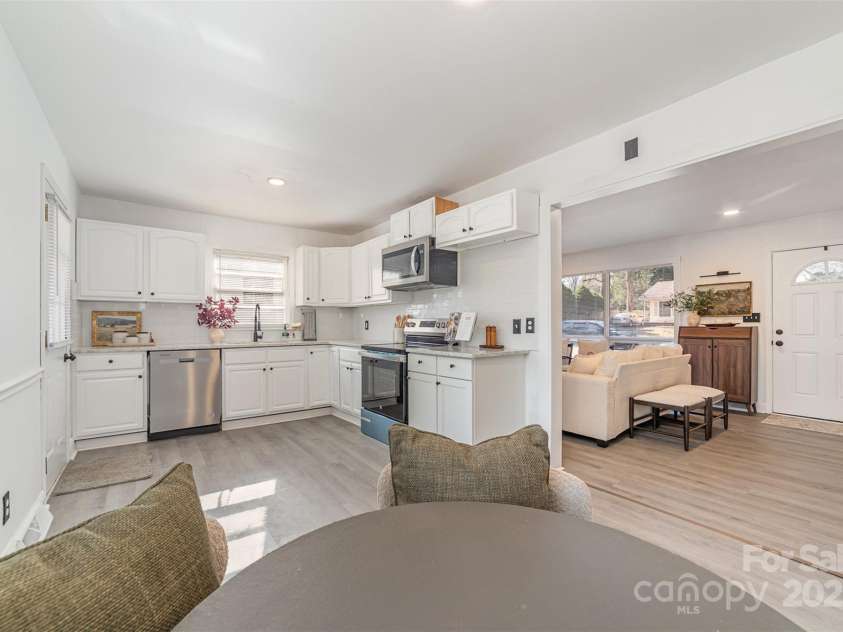 3619 Bankston Place, Charlotte, NC 28215.  MLS# CAR4249558, YatesRealty ID 34716. Virtually Staged