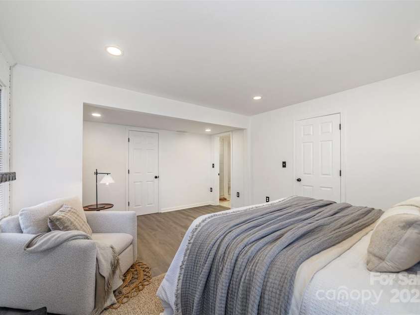 3619 Bankston Place, Charlotte, NC 28215.  MLS# CAR4249558, YatesRealty ID 34716. Virtually Staged