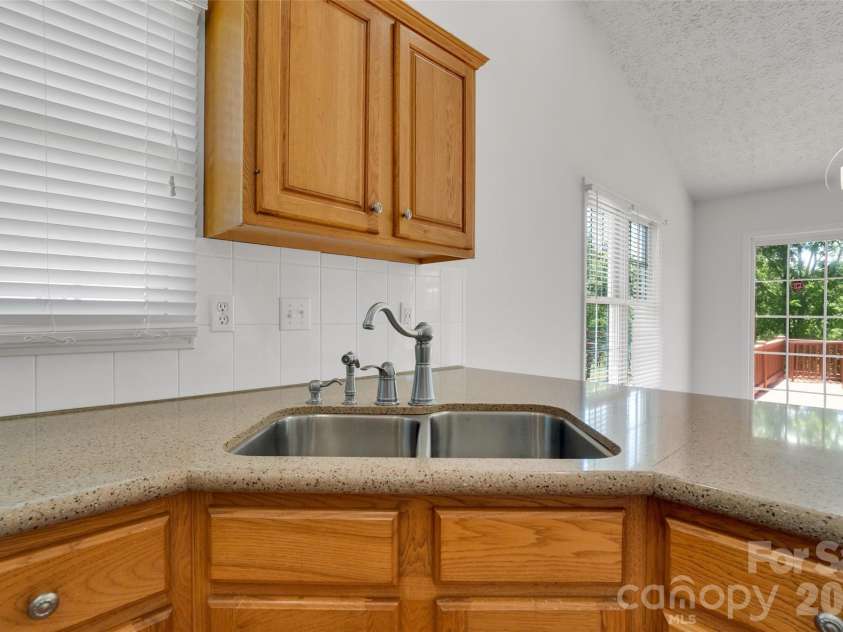 117 Caldonia Drive, Candler, NC 28715.  MLS# CAR4397414, YatesRealty ID 34717. 