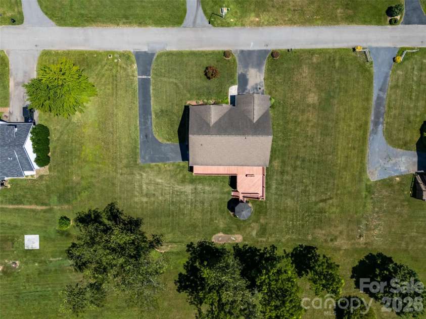 117 Caldonia Drive, Candler, NC 28715.  MLS# CAR4397414, YatesRealty ID 34717. 
