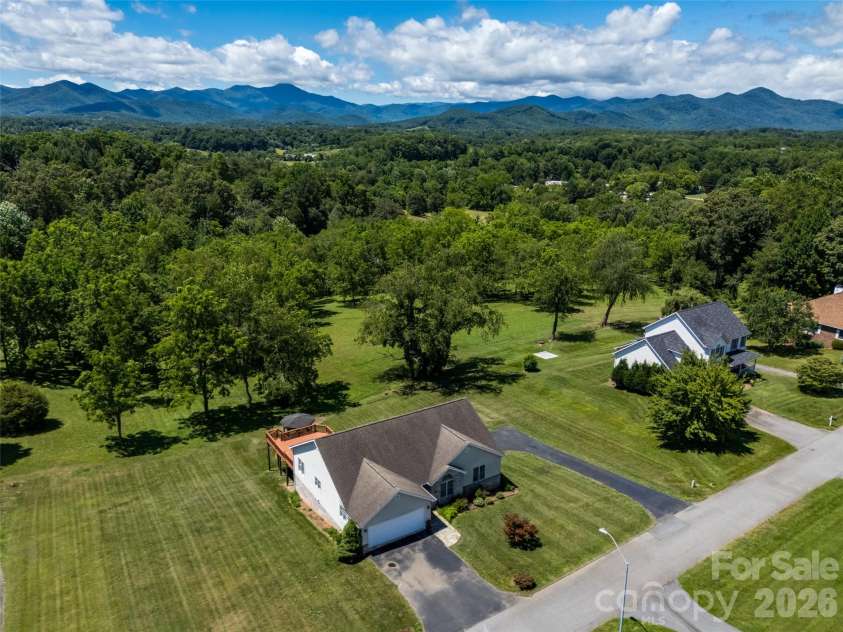 117 Caldonia Drive, Candler, NC 28715.  MLS# CAR4397414, YatesRealty ID 34717. 