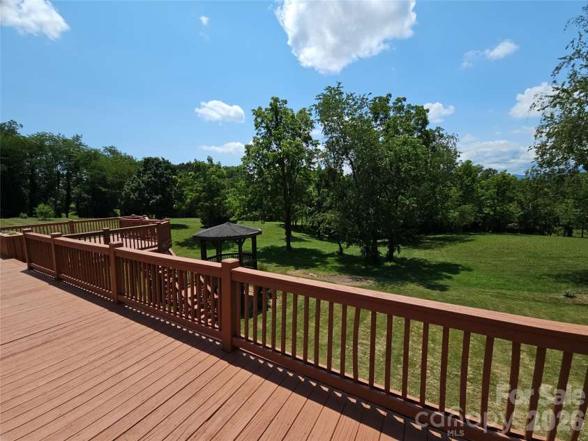 117 Caldonia Drive, Candler, NC 28715.  MLS# CAR4397414, YatesRealty ID 34717. 