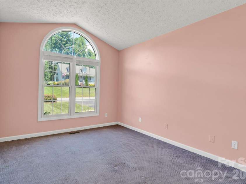 117 Caldonia Drive, Candler, NC 28715.  MLS# CAR4397414, YatesRealty ID 34717. Bedroom #1
