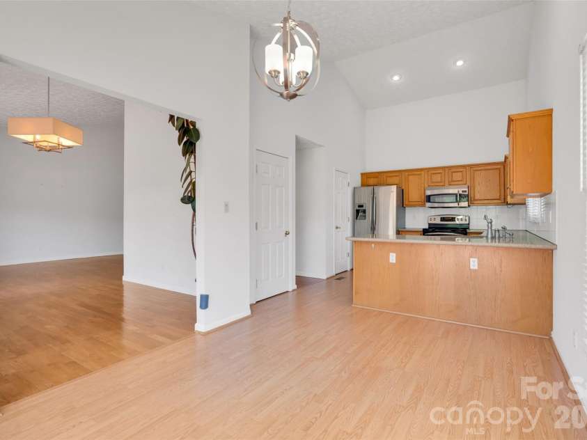 117 Caldonia Drive, Candler, NC 28715.  MLS# CAR4397414, YatesRealty ID 34717. Dining area