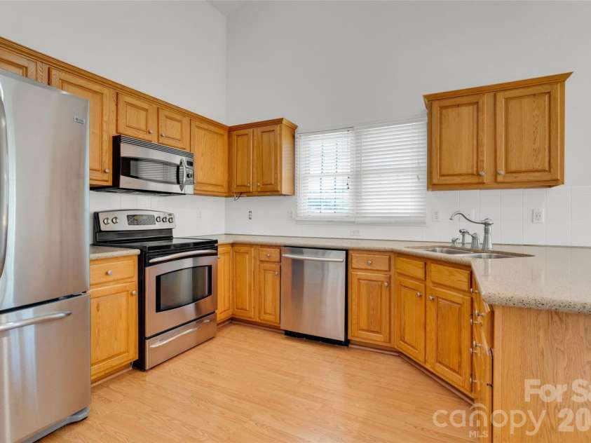 117 Caldonia Drive, Candler, NC 28715.  MLS# CAR4397414, YatesRealty ID 34717. Kitchen