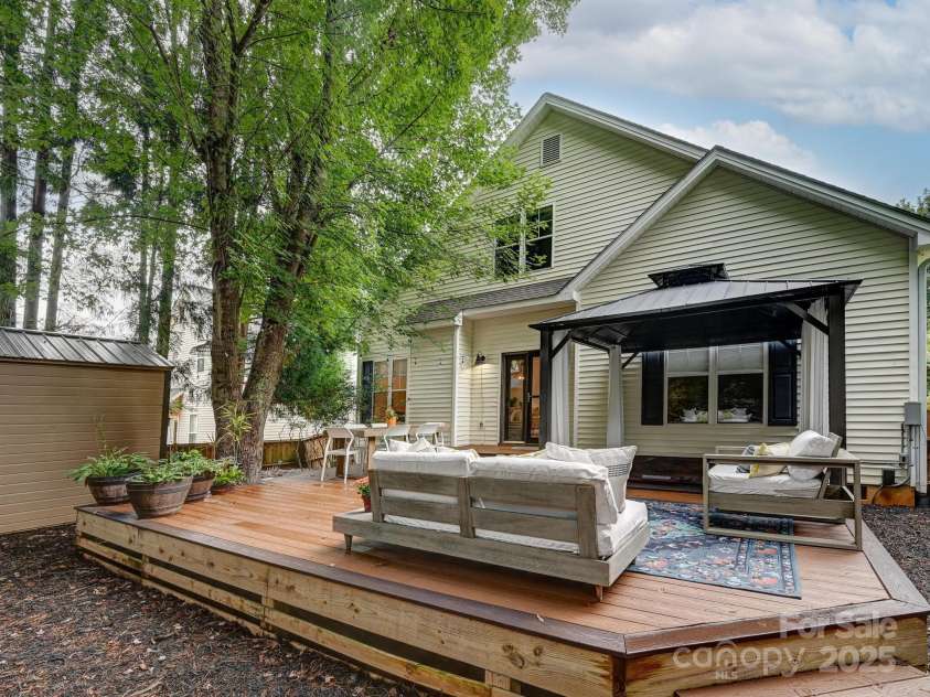 1343 Heathbrook Circle, Asheville, NC 28803.  MLS# CAR4293968, YatesRealty ID 34717. Back deck