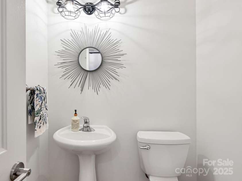 1343 Heathbrook Circle, Asheville, NC 28803.  MLS# CAR4293968, YatesRealty ID 34717. Half bathroom