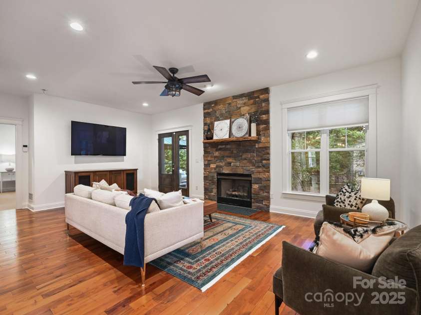 1343 Heathbrook Circle, Asheville, NC 28803.  MLS# CAR4293968, YatesRealty ID 34717. Living room